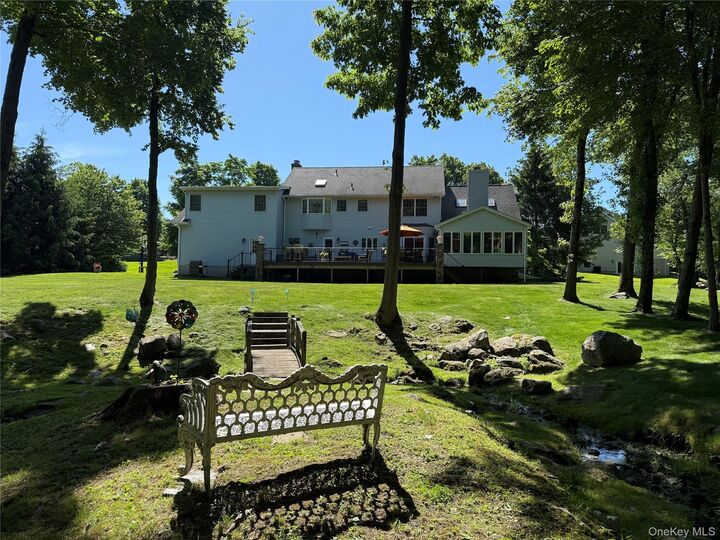 Property Photo:  7 Huntington Connecticut Lane  CT 06812 