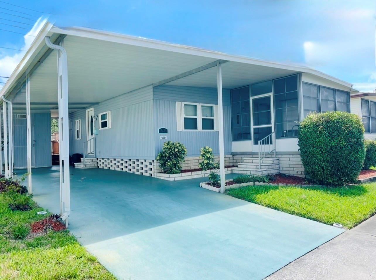 Property Photo:  95 Red Oak Drive  FL 34684 