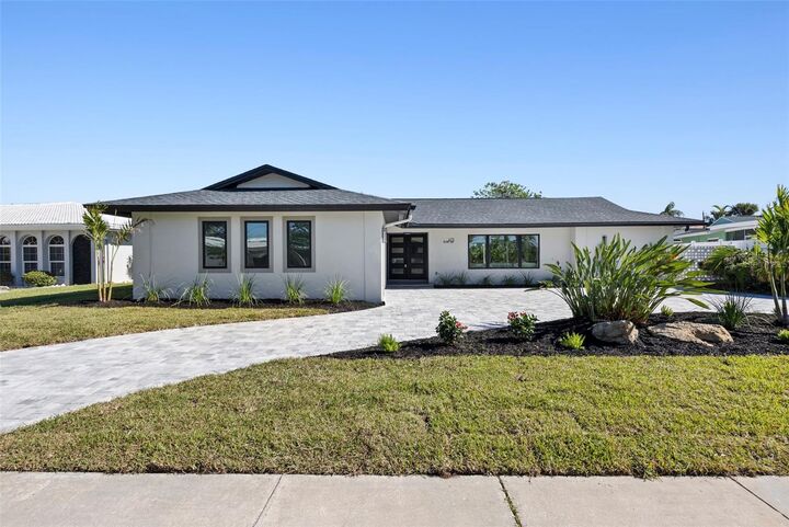 Property Photo:  475 Island Way  FL 33767 