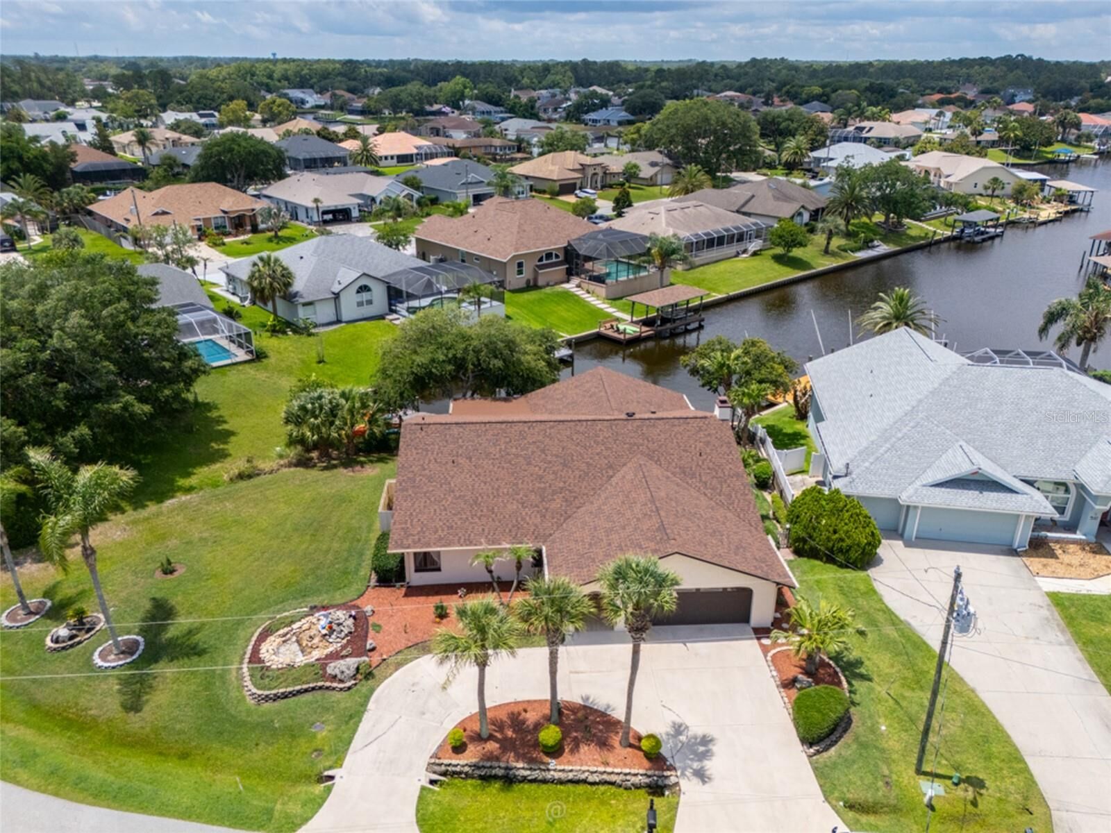 Property Photo:  85 Colechester Lane  FL 32137 