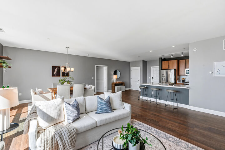 Property Photo: 1550 E Royall Pl WI 53202