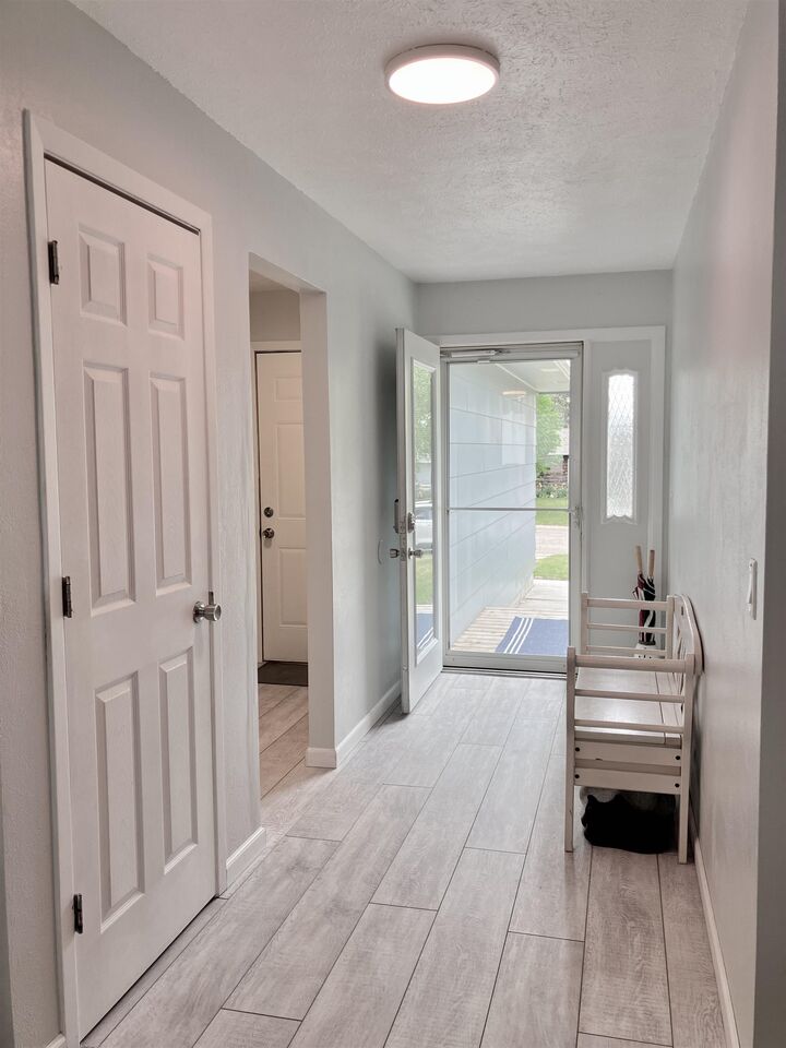Property Photo:  1625 SW 11th St  ND 58701-0000 