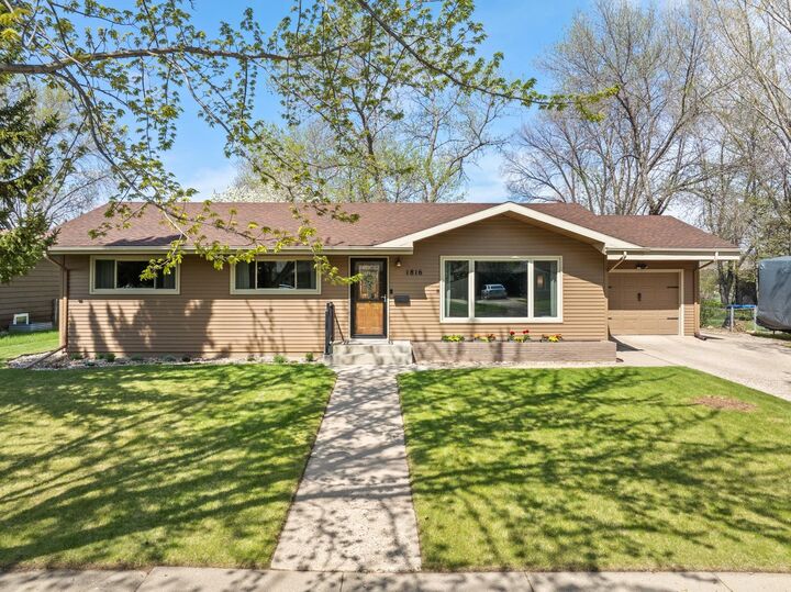 Property Photo:  1816 7th St SW  ND 58701 