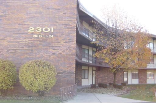 Property Photo:  2301 Holiday Terrace 11  IL 60438 