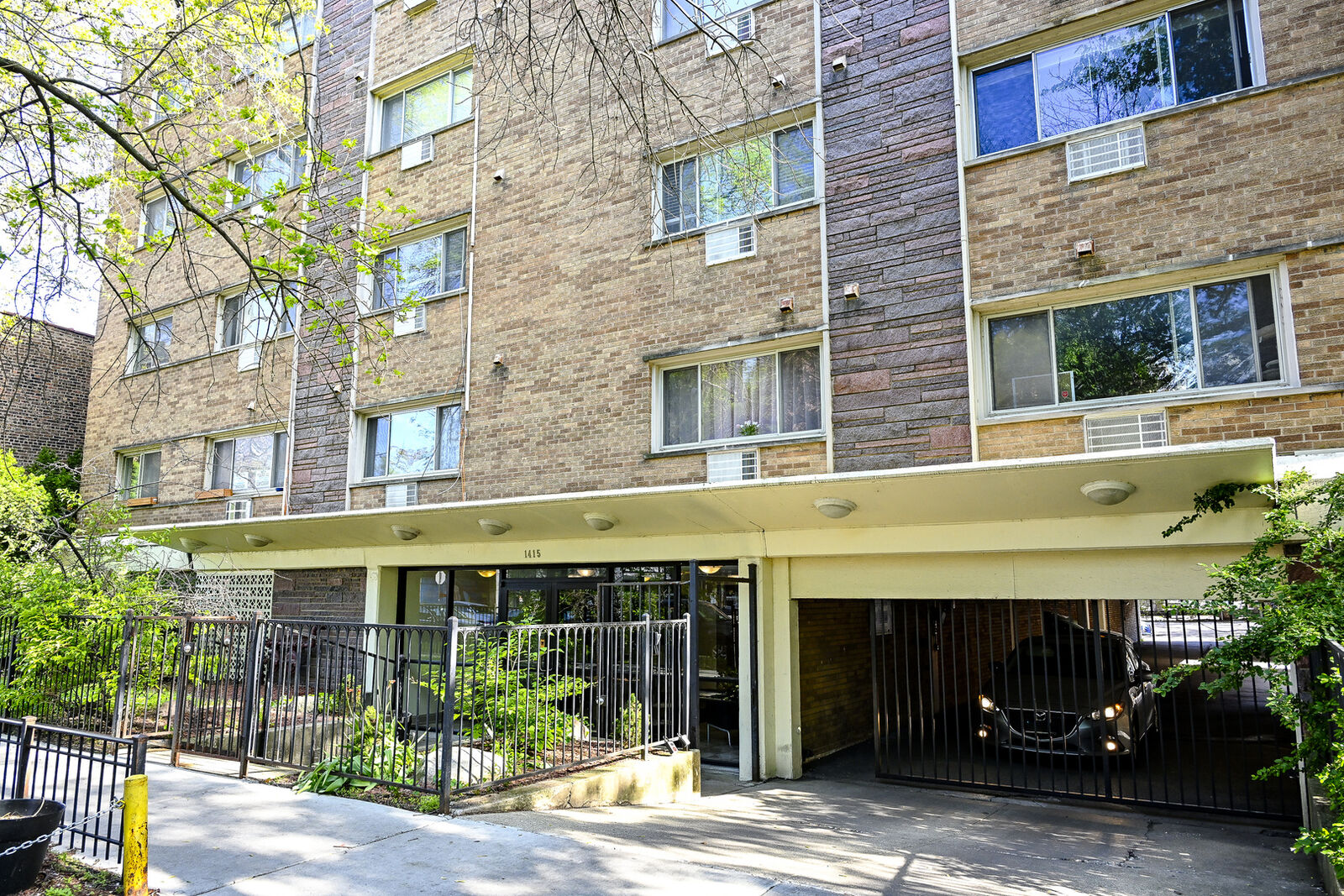 Property Photo: 1415 W Lunt Avenue 408 IL 60626