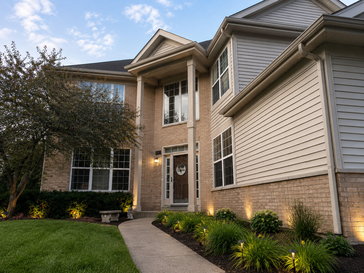 Property Photo:  627 Mansfield Way  IL 60543 