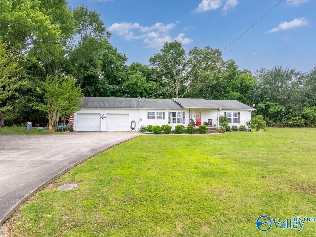 Property Photo:  437 County Road 532  AL 35971 