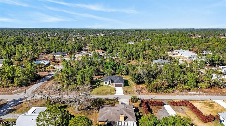 Property Photo:  1103 E 7th Street  FL 33972 