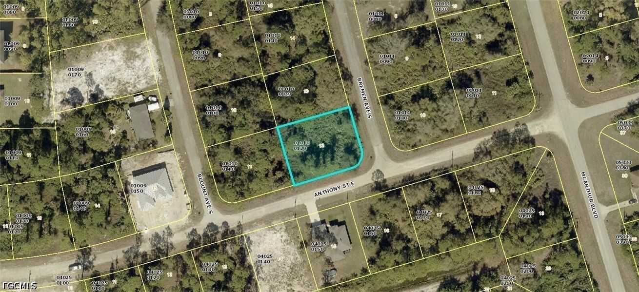 Property Photo: 140 Bremen Avenue S FL 33974