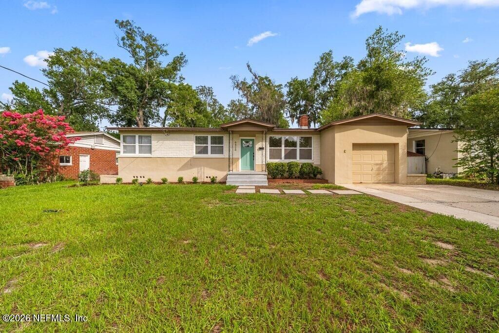 Property Photo: 6424 Colgate Road FL 32217