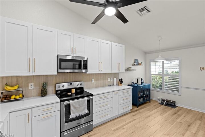 Property Photo: 8330 Ibis Cove Cir B242 FL 34119