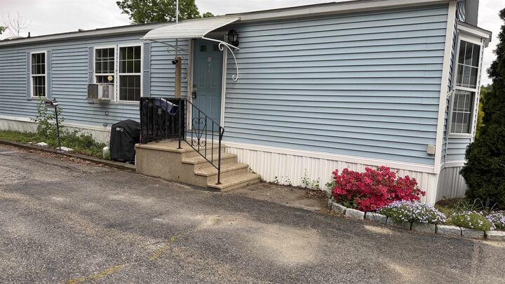 Property Photo: 78 Thistle Way NH 03109