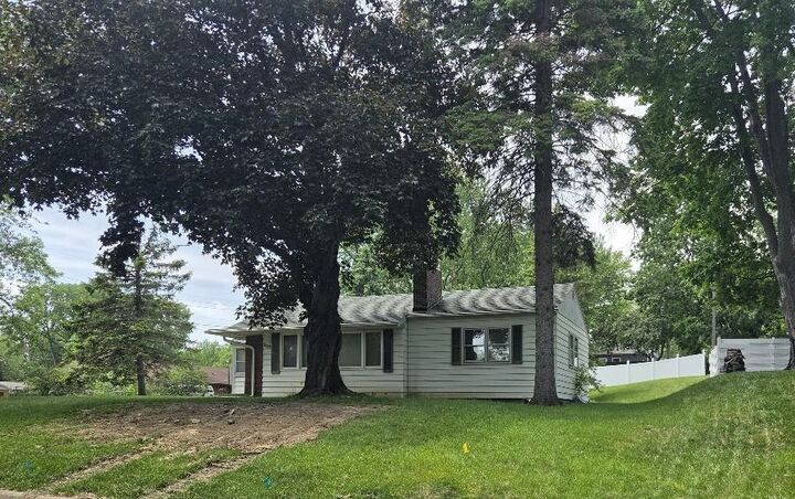 Property Photo: 2901 Kyle Avenue N MN 55422