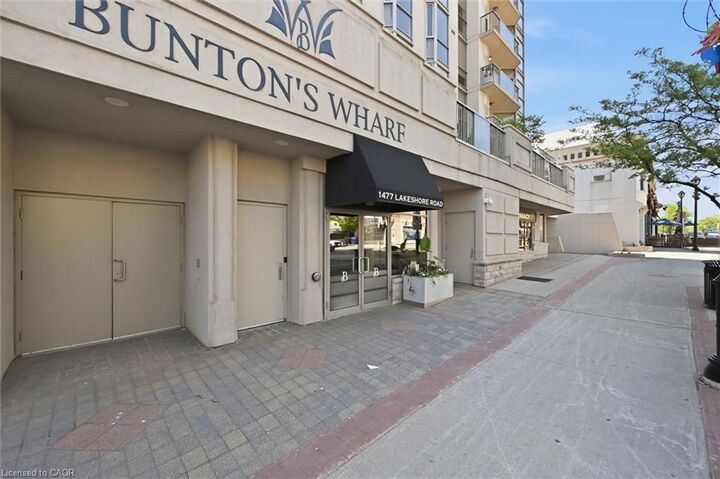 Property Photo:  1477 Lakeshore Road 305  ON L7S 1B5 