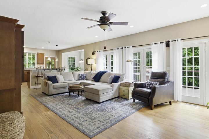 Property Photo:  8 Iroquois Ln  MA 01095 