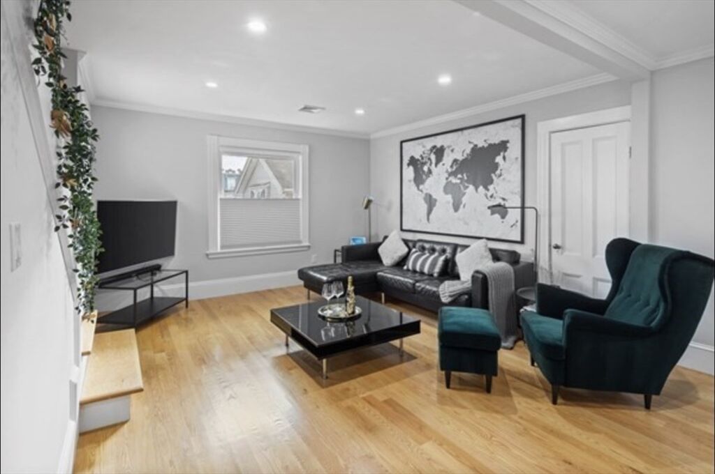 Property Photo:  14 Everett St 2  MA 02155 