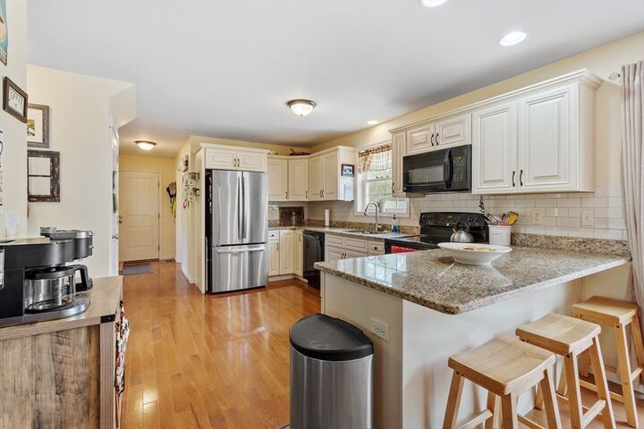 Property Photo:  13 Ballard Ct  MA 01453 
