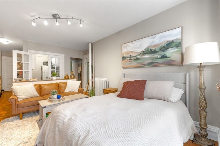 Property Photo:  8 Garrison Street 205  MA 02116 