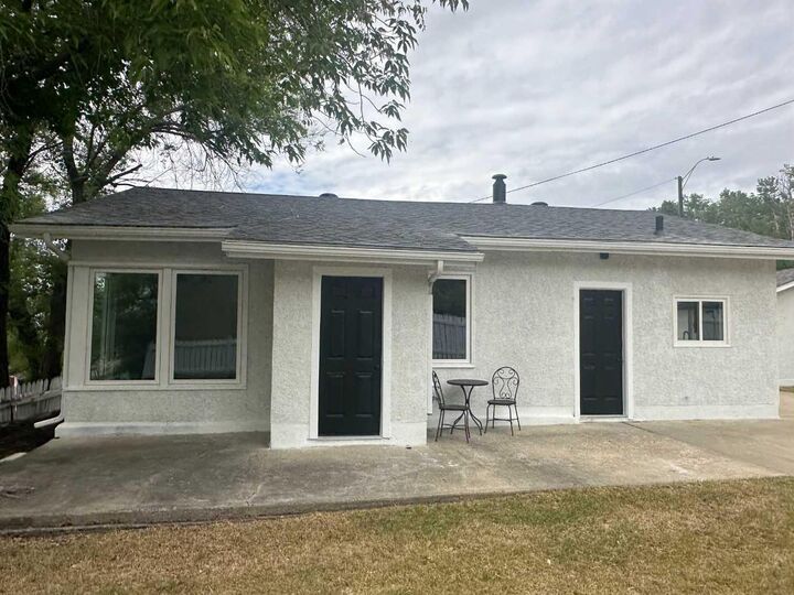 Property Photo:  10826 103A Street  AB T8S 1L5 