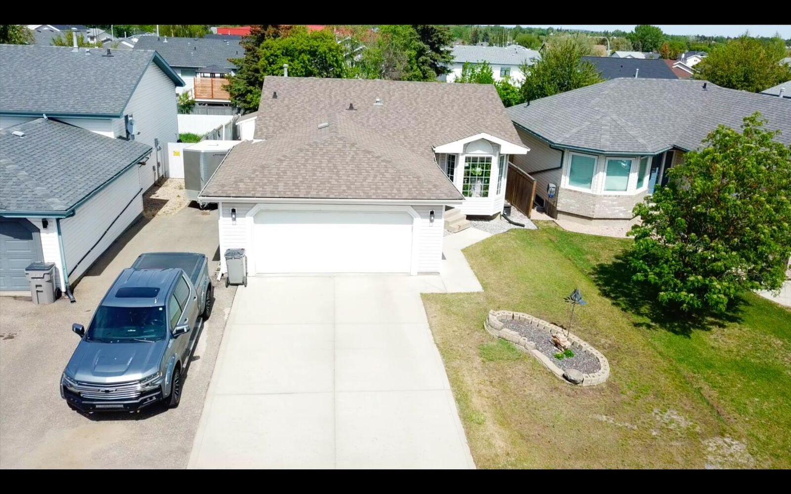 Photo de la propriété:  7701 106A Street  AB T8W 2H8 