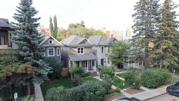 Property Photo:  308 25 Avenue SW  AB T2S 0L4 