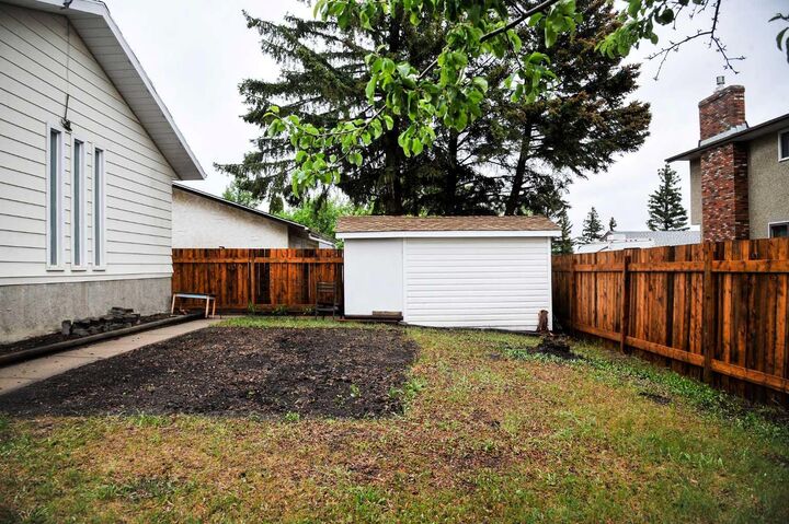 Property Photo: 3911 57 Street AB T4V 3H6