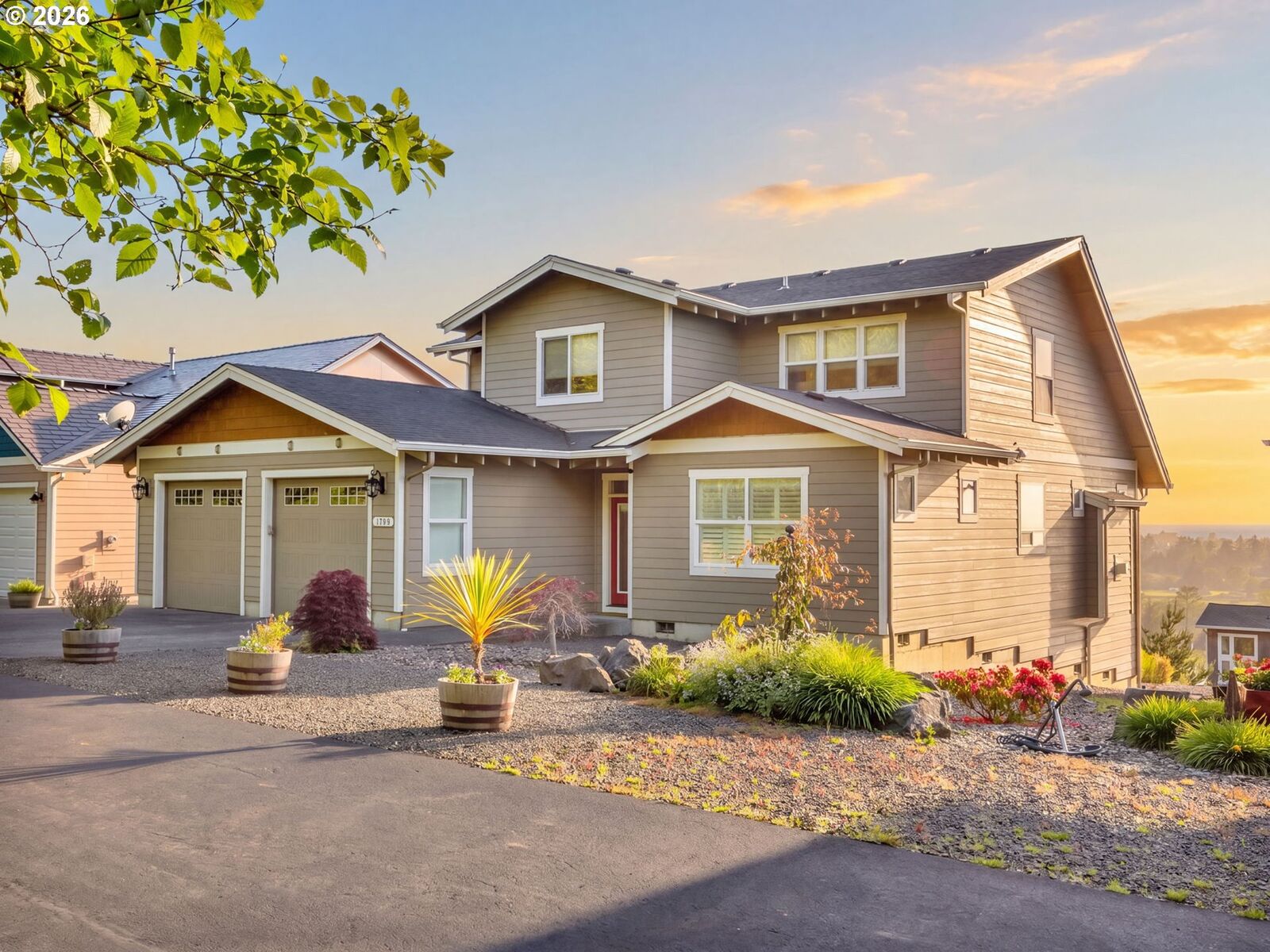 Property Photo:  1775 Thompson Falls Dr  OR 97138 