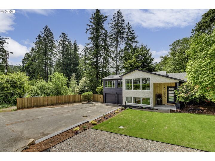 Property Photo:  3550 Southshore Blvd  OR 97034 