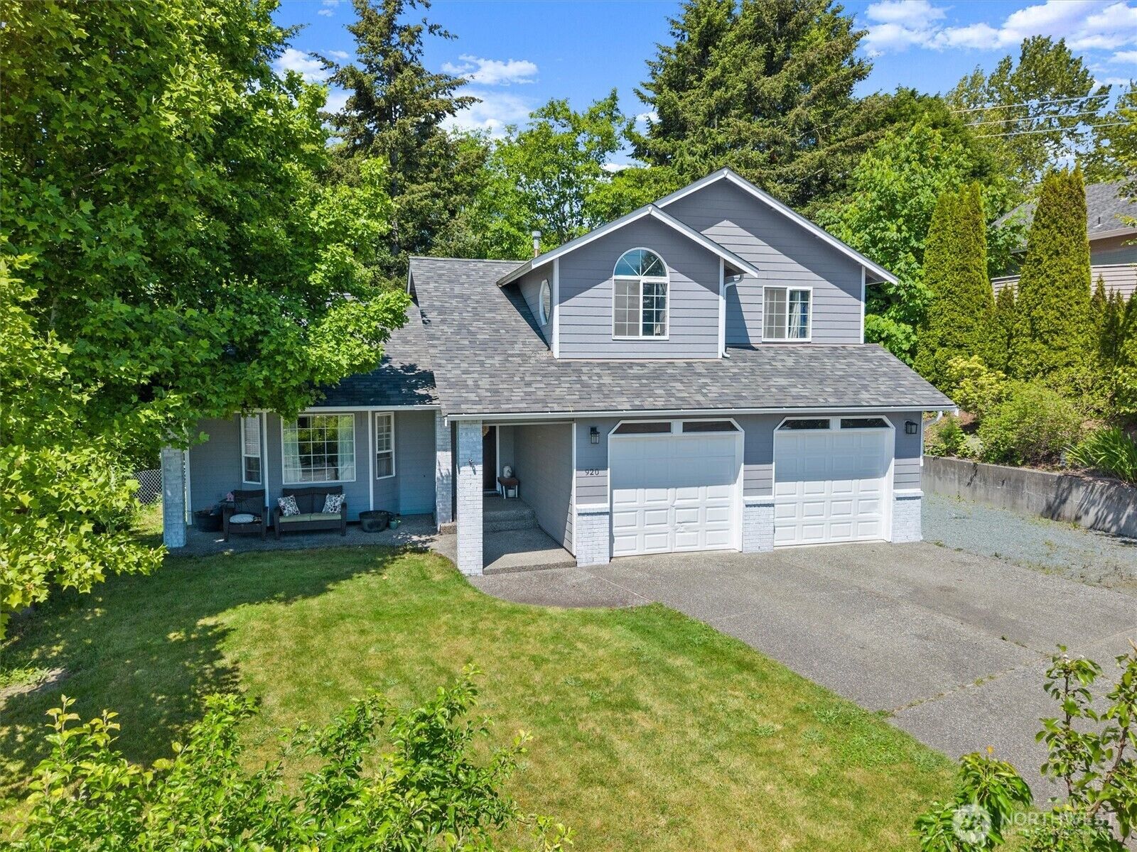 Property Photo:  920  Alderwood Lane  WA 98284 