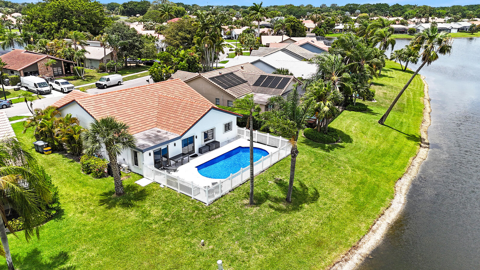 Property Photo:  10131 Camelback Lane  FL 33498 