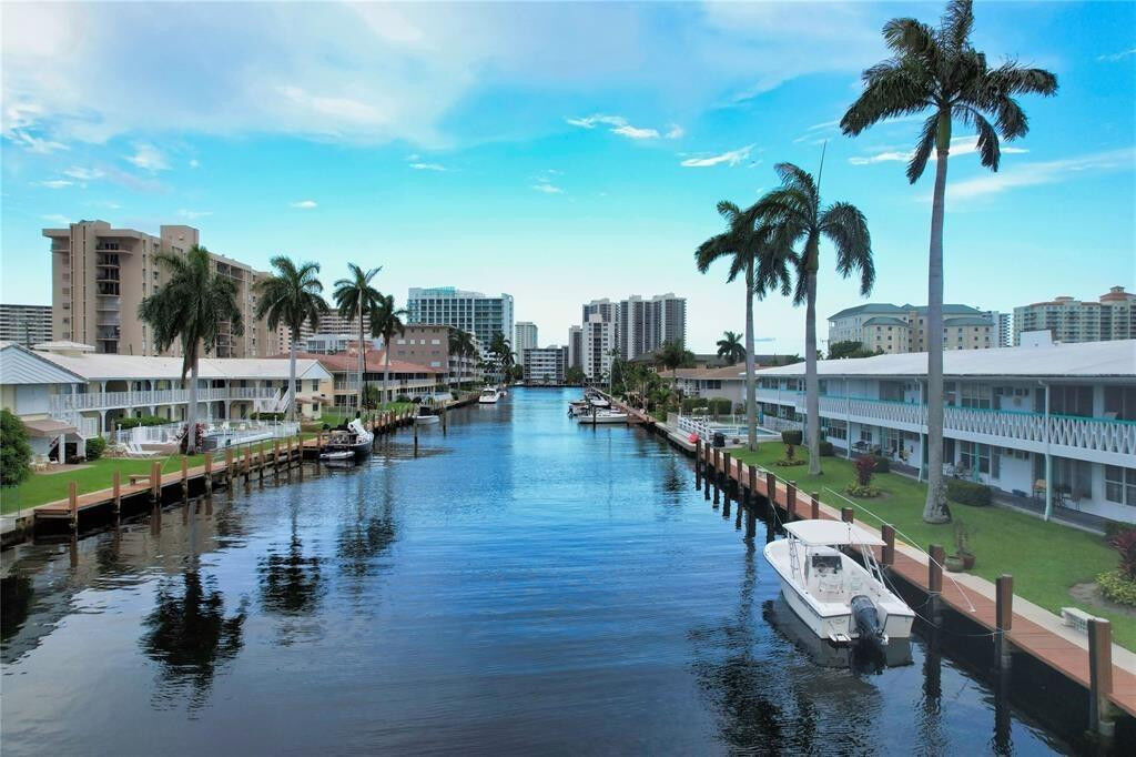 Property Photo:  2841 NE 32nd Street 2  FL 33306 