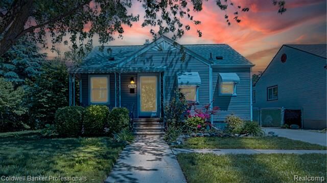 Property Photo: 23836 Rosalind Avenue MI 48021