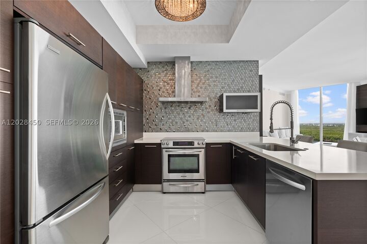 Property Photo:  250 Sunny Isles Blvd 3-Ts4  FL 33160 