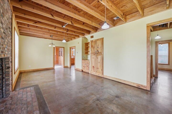 Property Photo:  6923 Horseshoe Bend  TX 77630-3302 