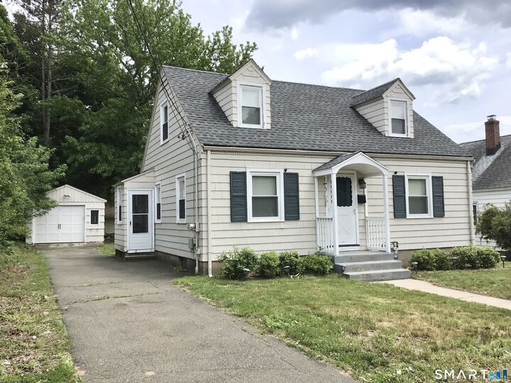 Property Photo:  28 Thayer Road  CT 06514 