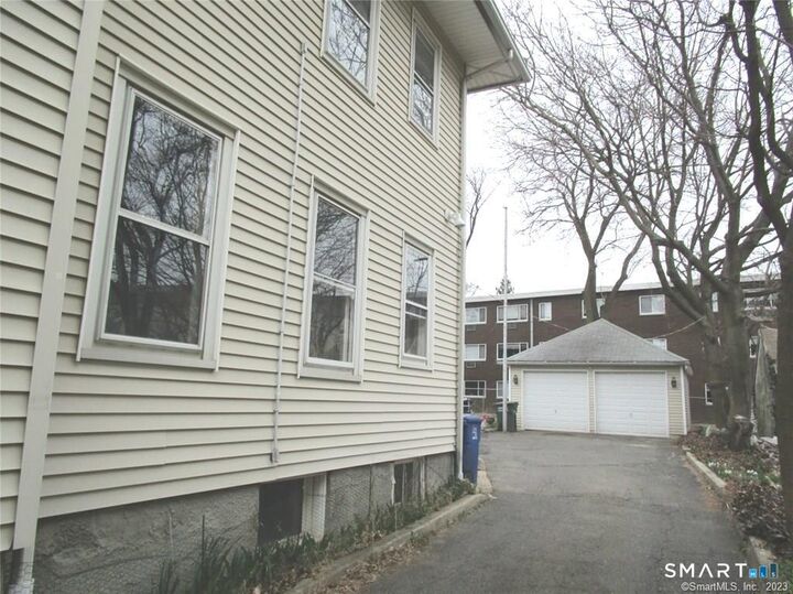 Property Photo: 158 Scofield Avenue 3rd Floor CT 06605
