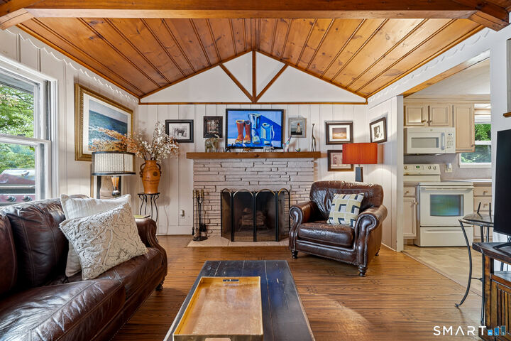 Property Photo:  32 Cubles Drive  CT 06357 