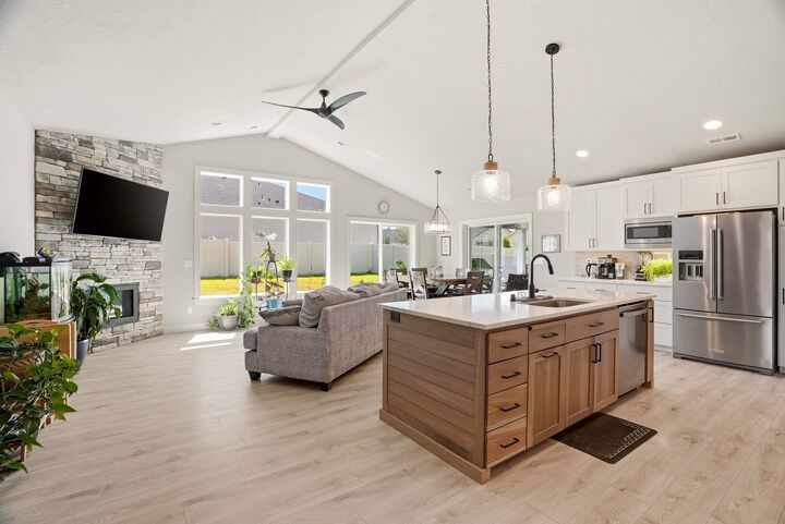 Property Photo: 507 W Basalt Ridge Dr WA 99224