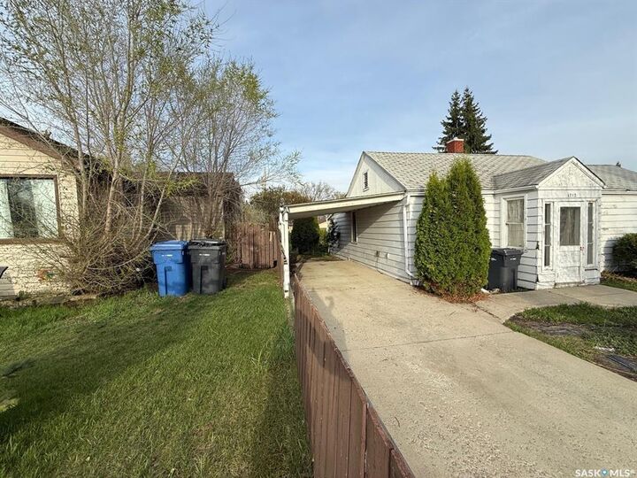 Property Photo: 1712 103rd Street SK S9A 1L9