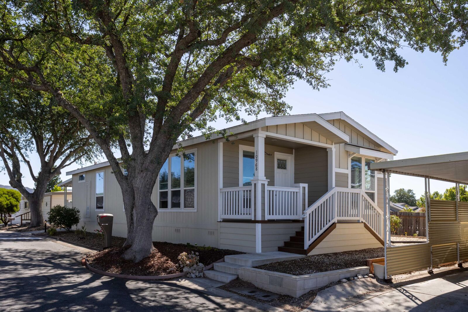 Property Photo:  10968 Las Casitas  CA 93422 