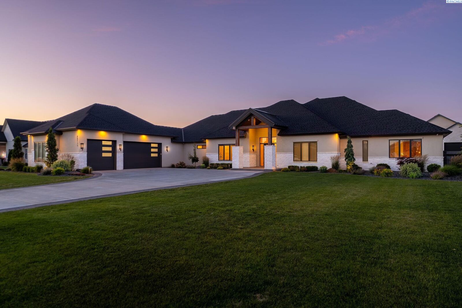 Property Photo: 88134 Calico Rd WA 99338