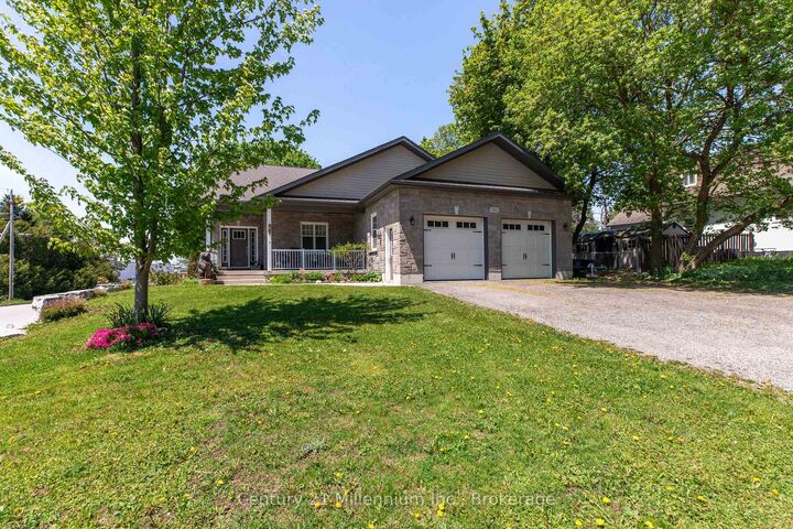 Property Photo:  142 Isla Street  ON N0C 1H0 