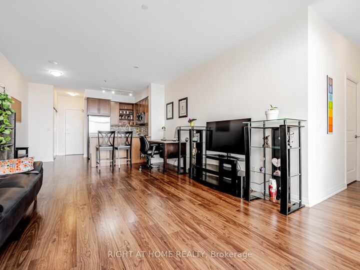 Property Photo: 65 Oneida Crescent 1010 ON L4B 0G9