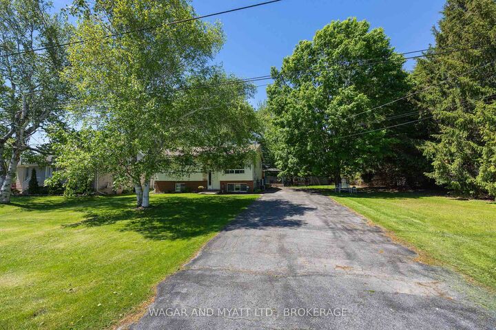 Property Photo: 39 Riverview Drive ON K7R 3A1