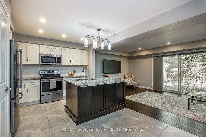 Property Photo: 956 Cook Drive ON L4R 0E4