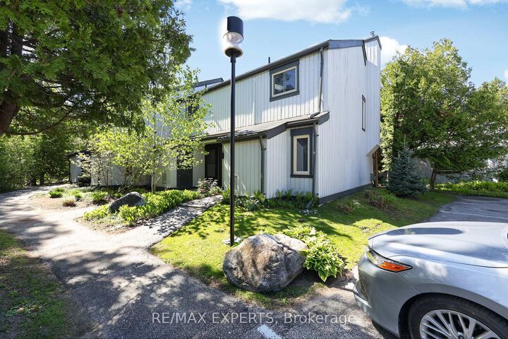 Property Photo: 14 Dawson Drive 416 ON L9Y 5B4