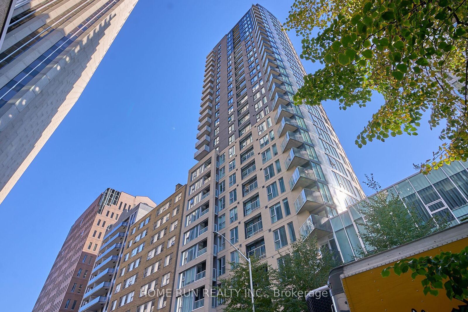 Property Photo:  40 Nepean Street 2703  ON K2P 0X5 