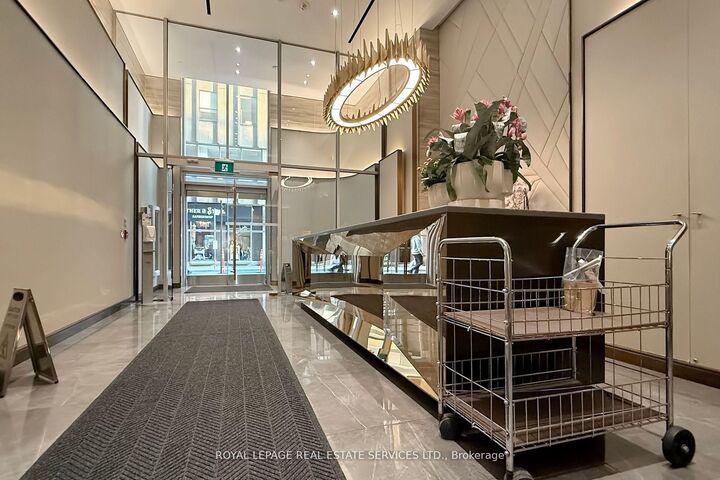 Property Photo: 88 Cumberland Street 808 ON M5R 1A3