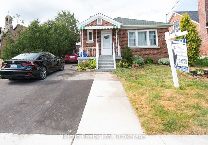 Property Photo: 444 Stirling Avenue S ON N2M 3J1