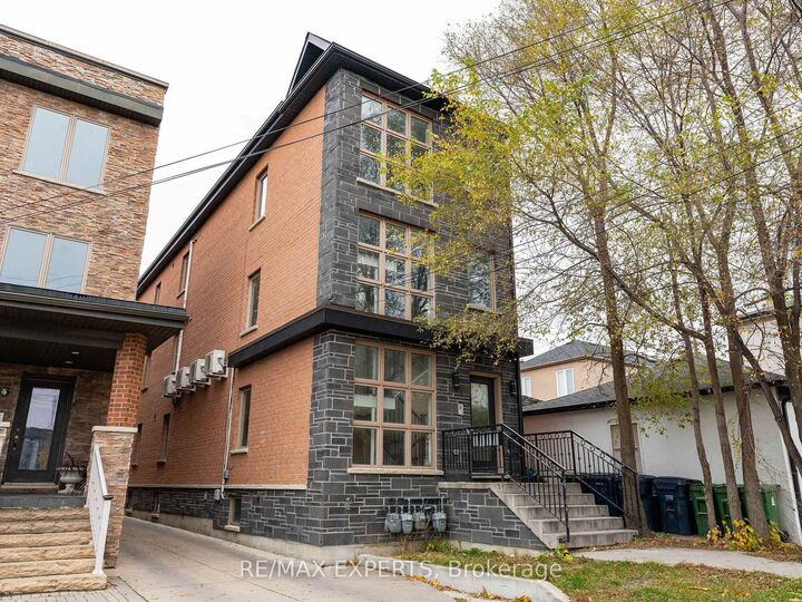 2 Hyde Avenue — photo 1